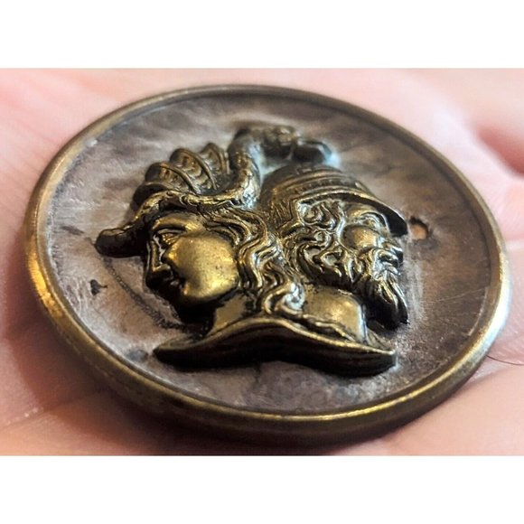 Vintage Roman Pictoral Shank Button Minerva And Jupiter Molded Pewter Wood Back - Picture 4 of 5